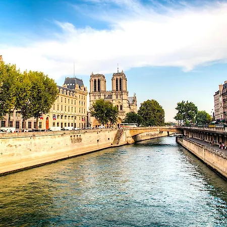 Notre-dame Apartment Paris